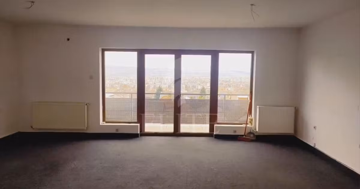 Apartament de vânzare cu 4 camere în zona Andrei Mureșanu, Cluj-Napoca