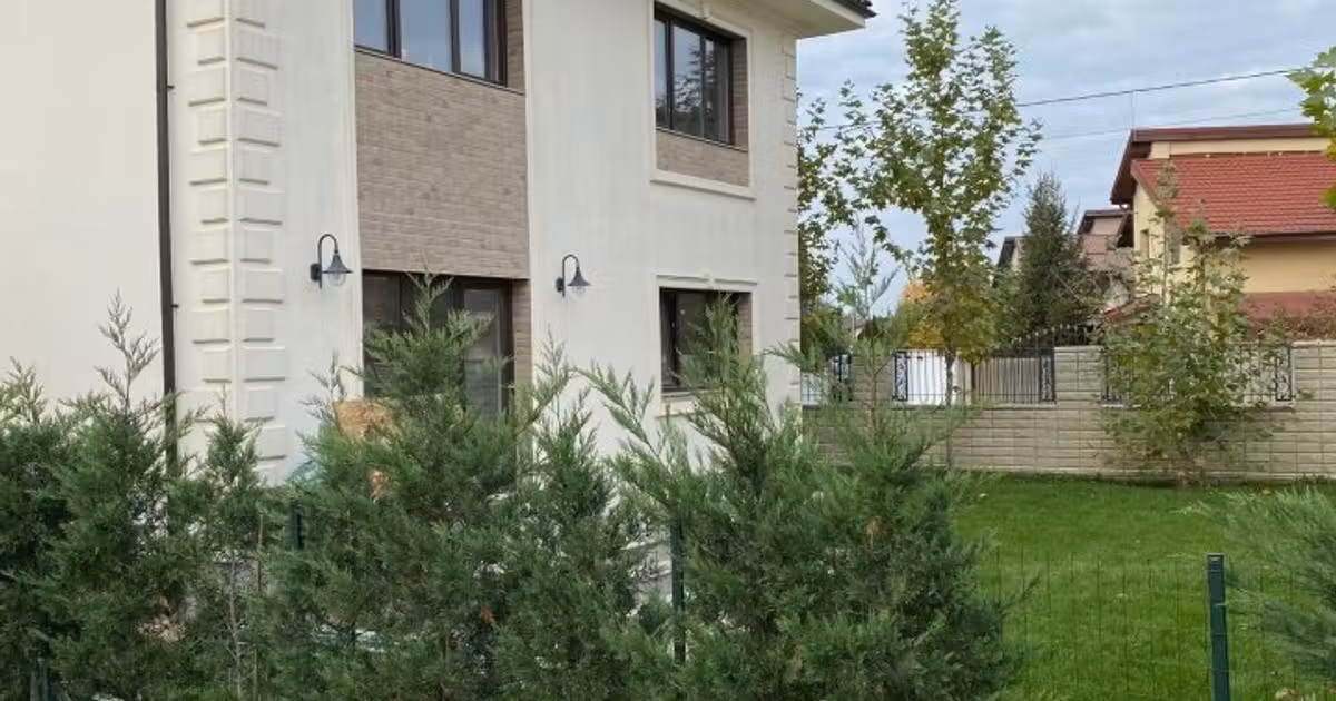 Casă individuală de vânzare cu 5 camere în Otopeni