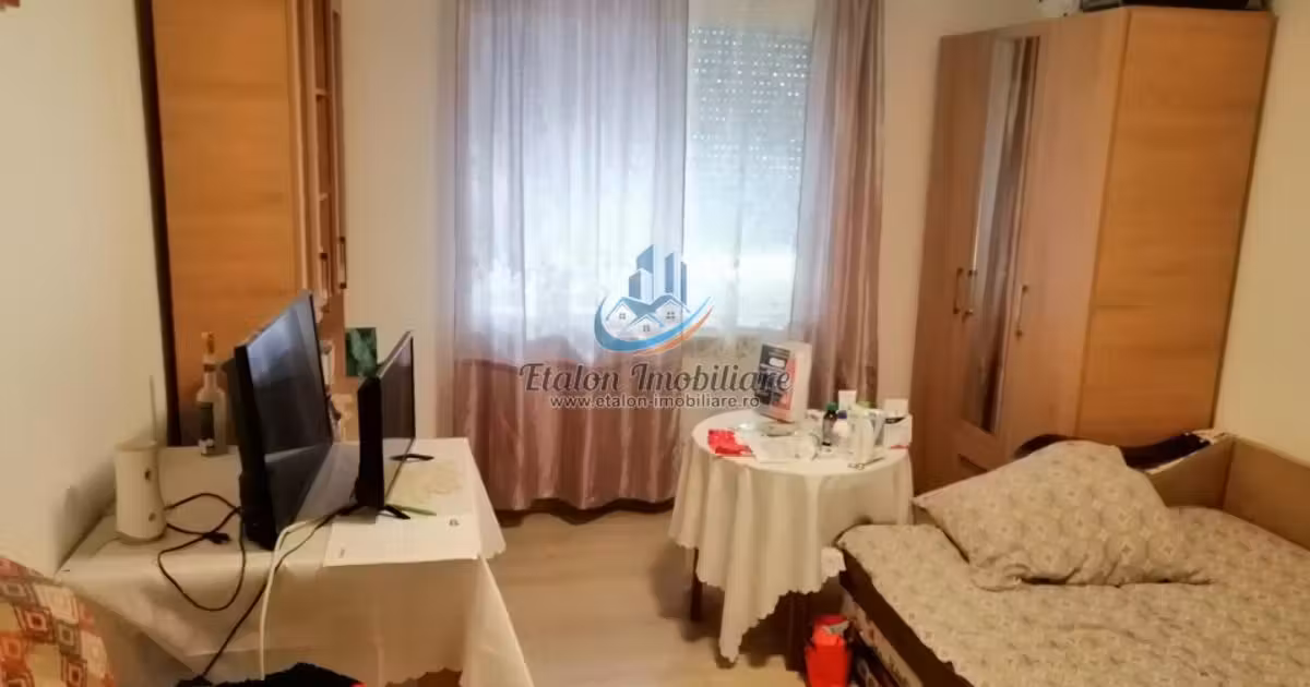 Apartament de vânzare cu 2 camere în zona Periferie, Piatra-Neamț