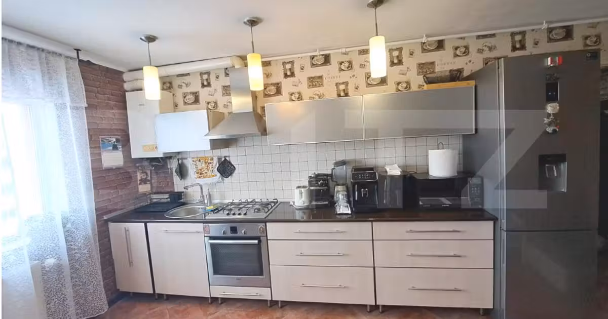 Apartament de vânzare cu 2 camere, mobilat în zona Triaj, Brașov