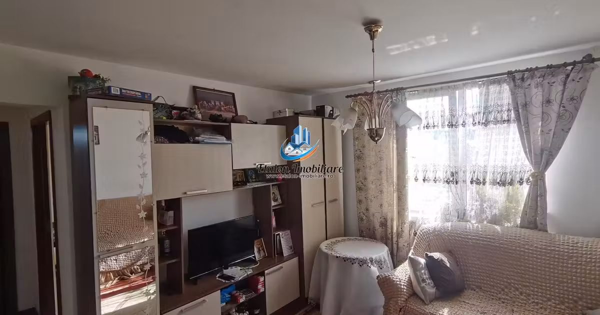 Apartament de vânzare cu 3 camere în zona Dărmănești, Piatra-Neamț