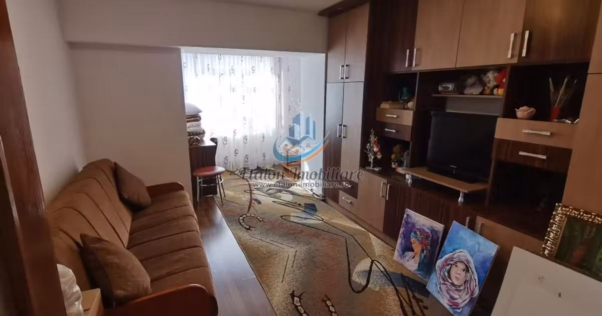 Apartament de vânzare cu 3 camere în zona Periferie, Piatra-Neamț