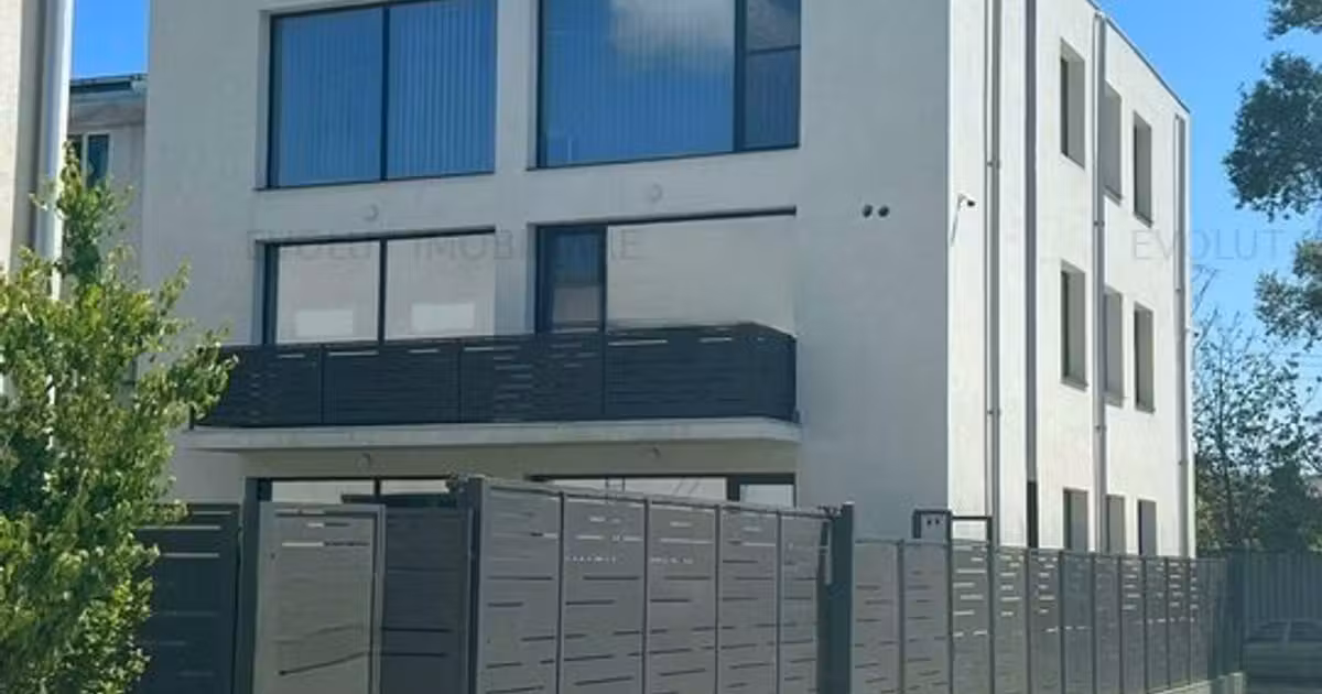Casă individuală de vânzare cu 4 camere în zona Brătianu, Constanța