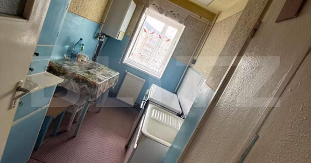 Apartament de vânzare cu 3 camere, mobilat în Săcele