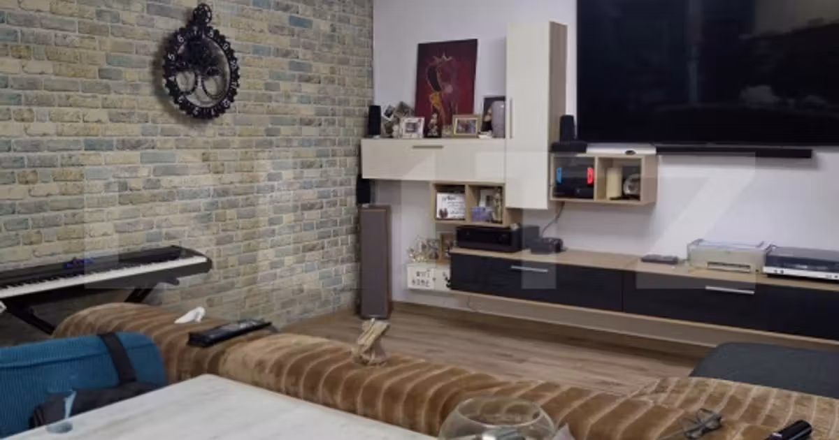 Apartament de vânzare cu 3 camere, mobilat în Valea Lupului
