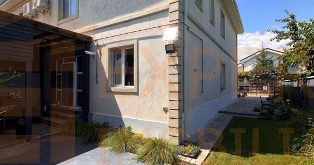 Duplex de vânzare cu 5 camere, mobilat în Mamaia-Sat