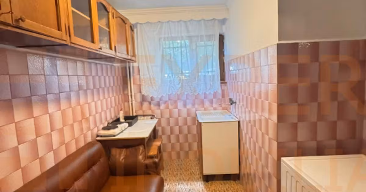 Apartament de vânzare cu 2 camere în zona Tomis III, Constanța