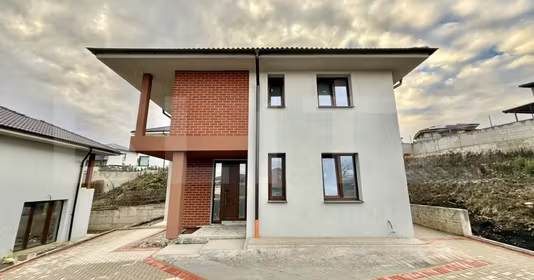 Casă Dezmir