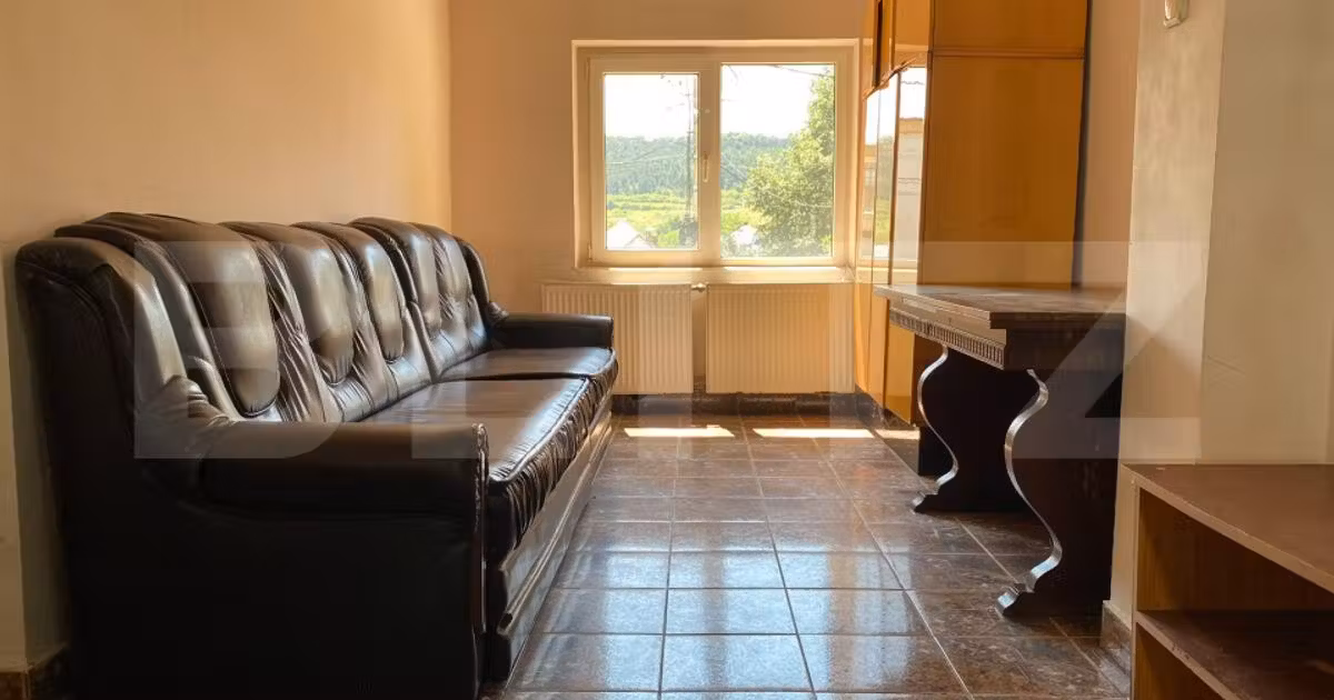 Apartament de vânzare cu 3 camere, mobilat în Baciu