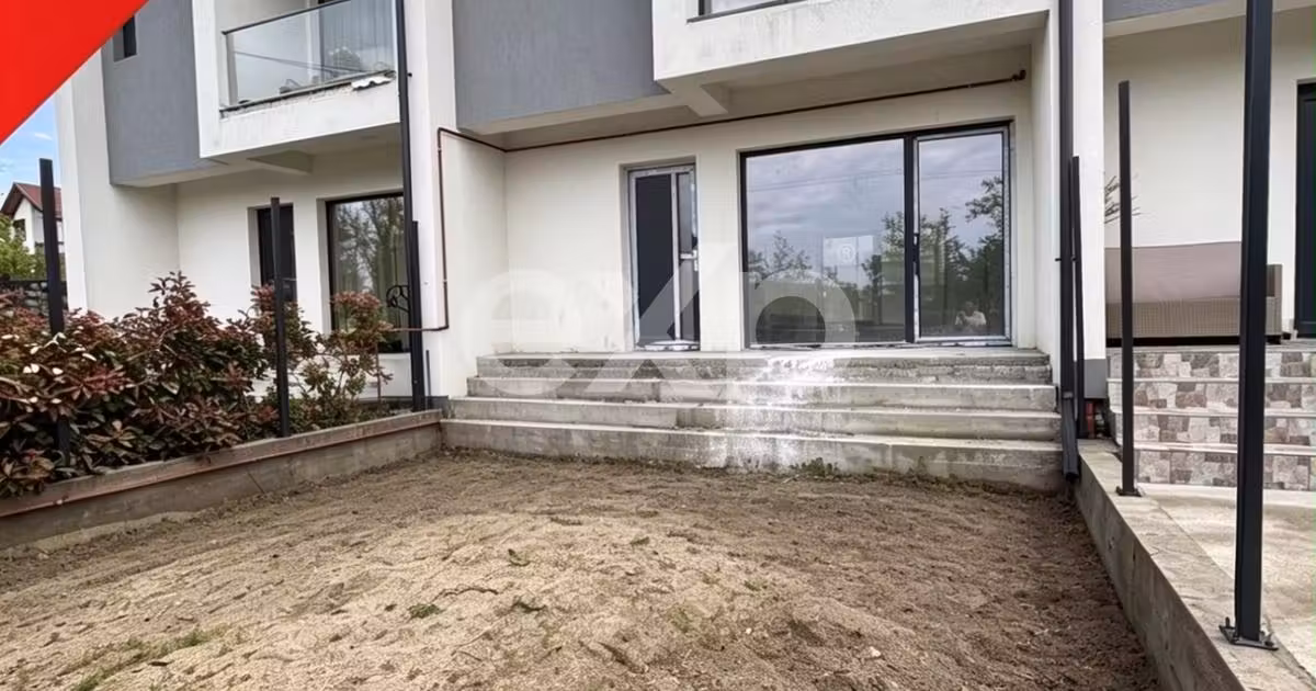 Casă de vânzare cu 3 camere în Smeura