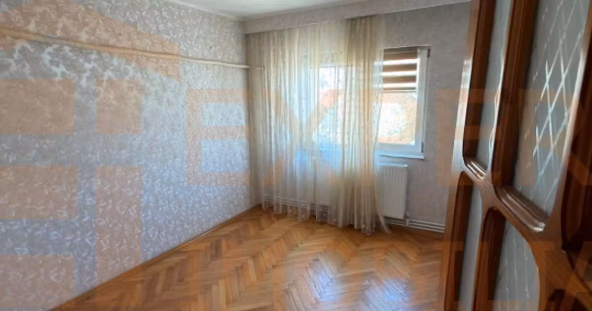 Apartament de vânzare cu 3 camere în zona Casa de Cultură, Constanța