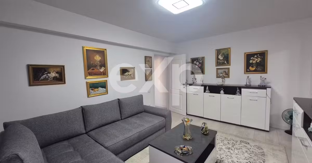 Apartament de vânzare cu 3 camere, mobilat în zona Central, Pitești