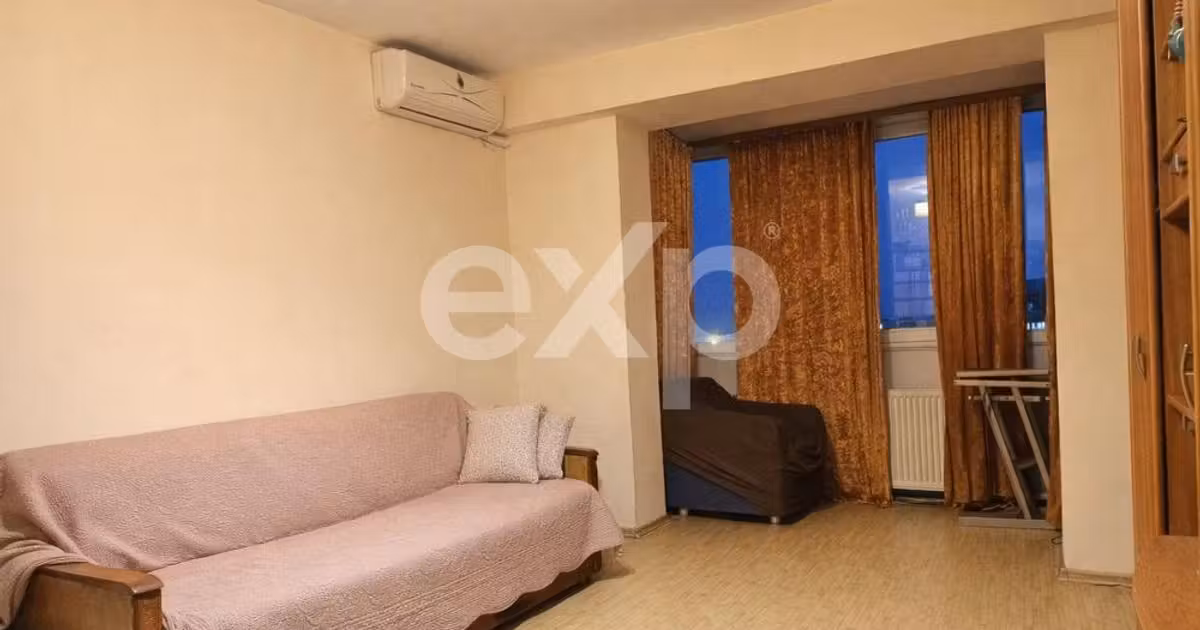 Apartament de vânzare cu 4 camere în zona Craiovei, Pitești