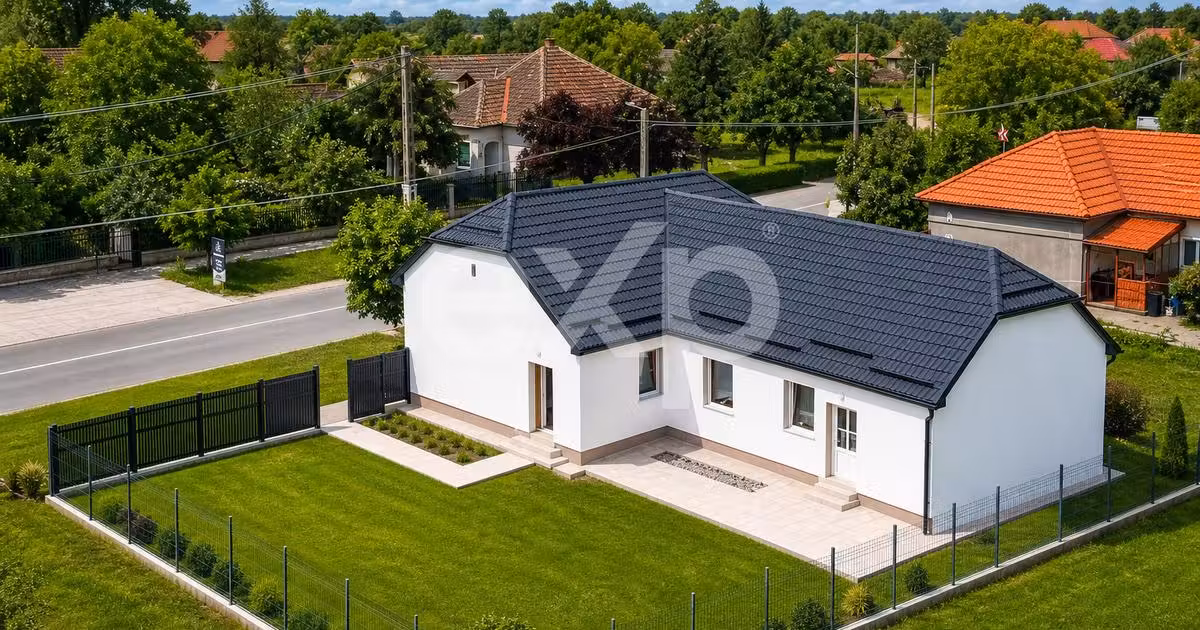 Casă individuală de vânzare cu 3 camere în Utvin