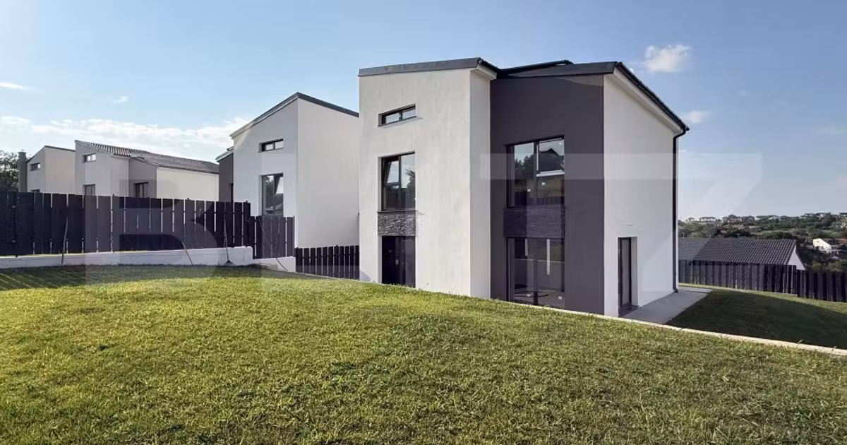 Casă individuală de vânzare cu 4 camere în Dezmir