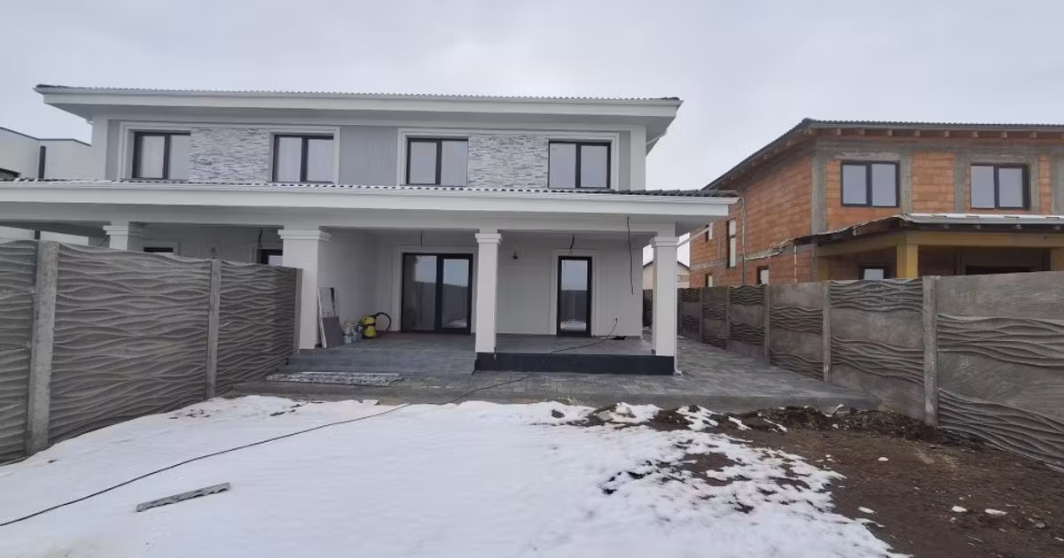 Duplex de vânzare cu 5 camere în Săcălaz