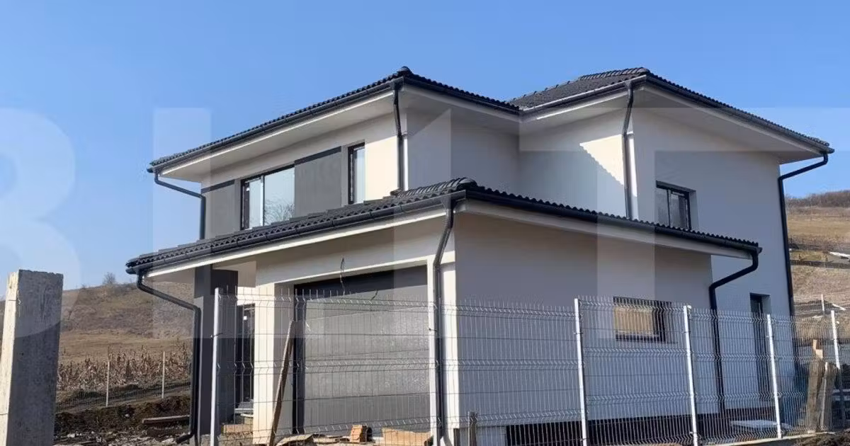 Casă individuală de vânzare cu 5 camere în Dezmir