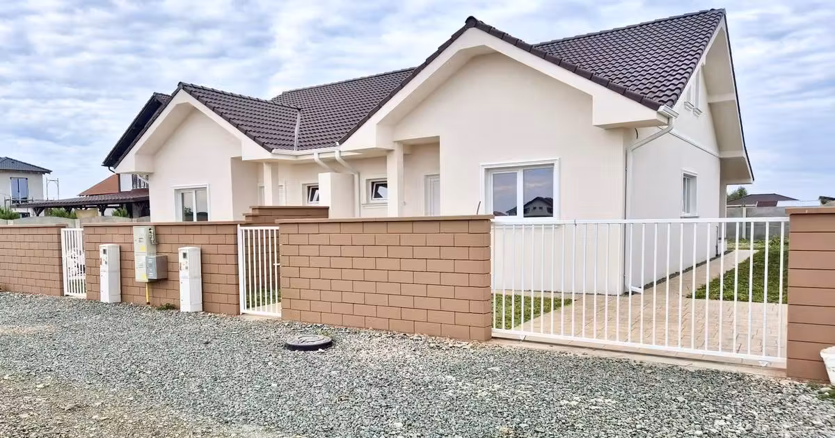 Duplex de vânzare cu 5 camere, mobilat în Moșnița Nouă