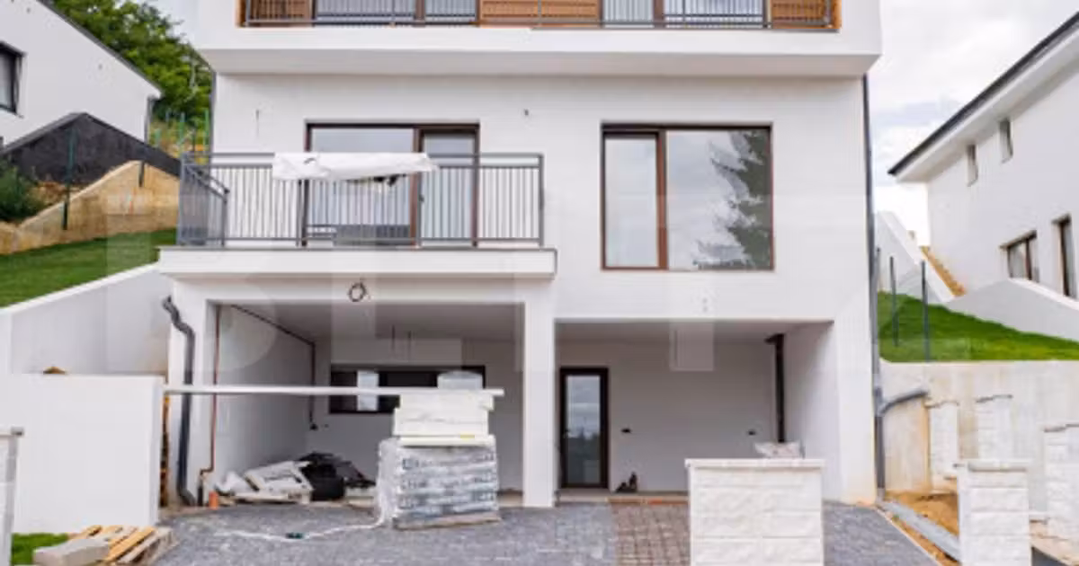 Casă individuală de vânzare cu 4 camere în Feleacu
