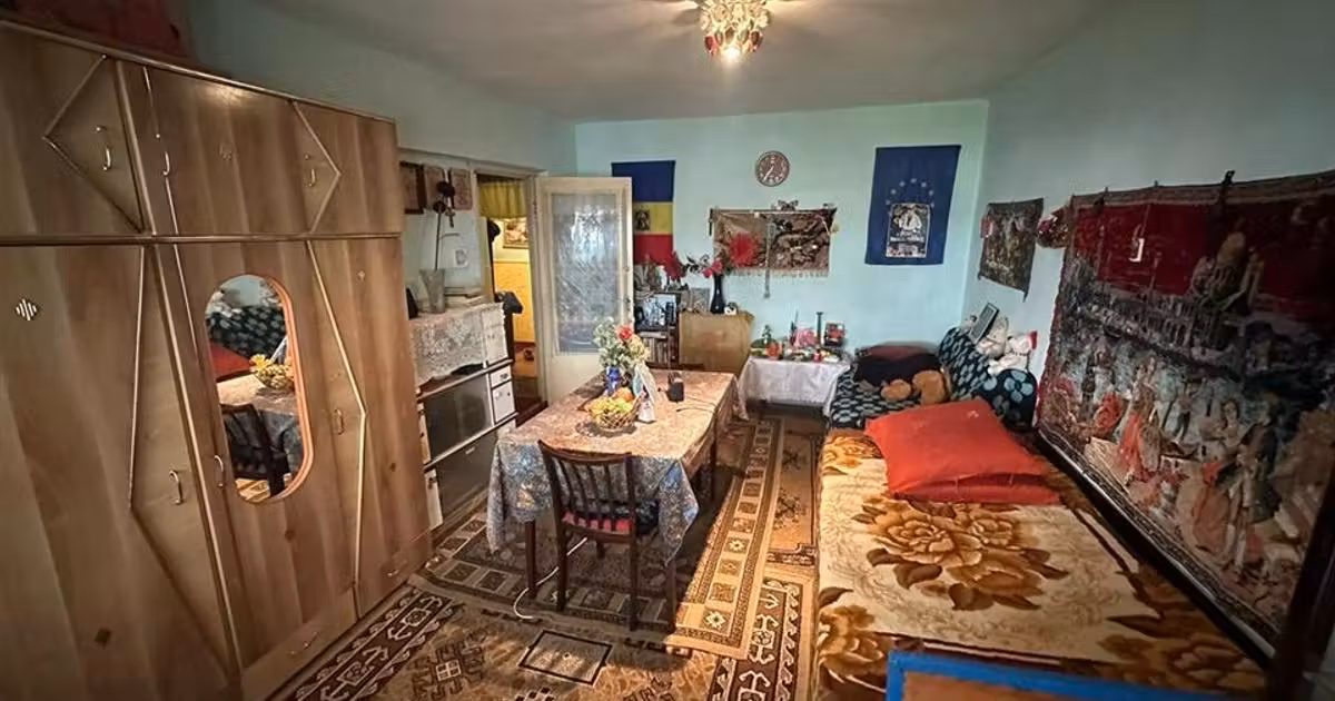 Apartament de vânzare cu 4 camere în zona Central, Focșani