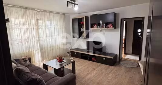 Apartament Costești