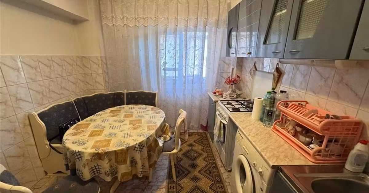 Apartament de vânzare cu 2 camere, mobilat în zona Brăilei, Focșani