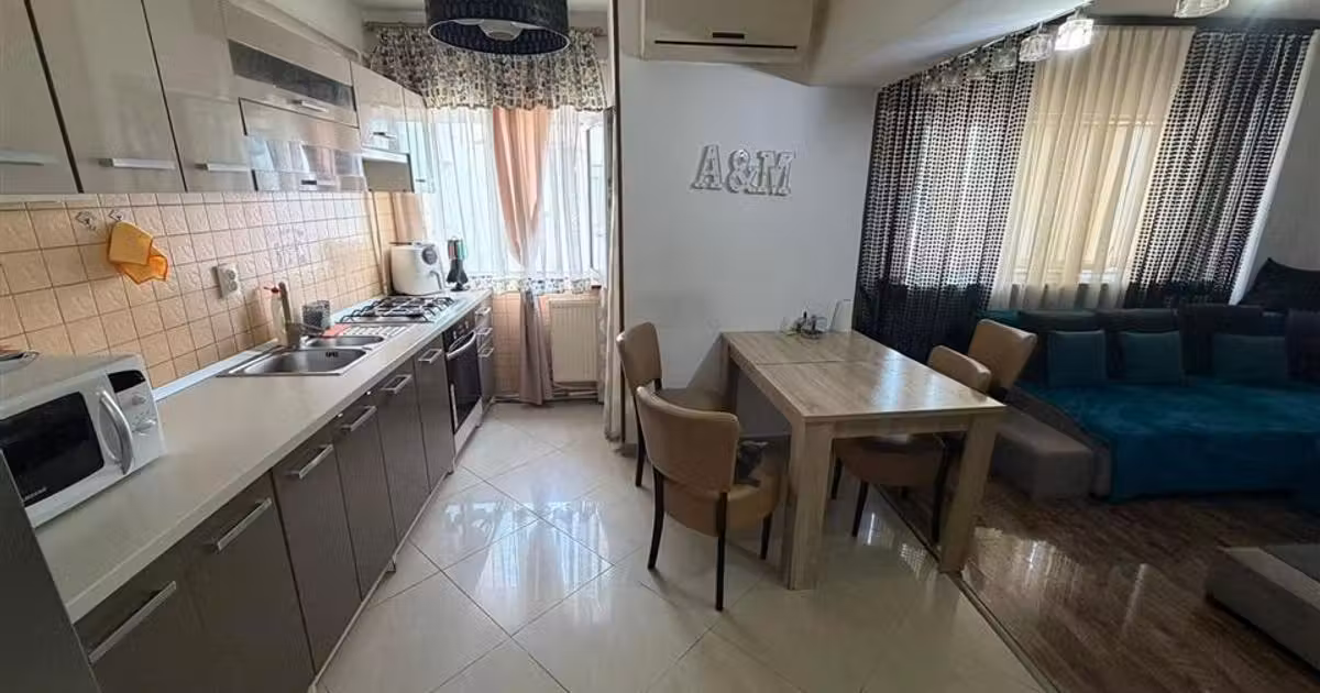 Apartament de vânzare cu 3 camere în zona Ultracentral, Focșani