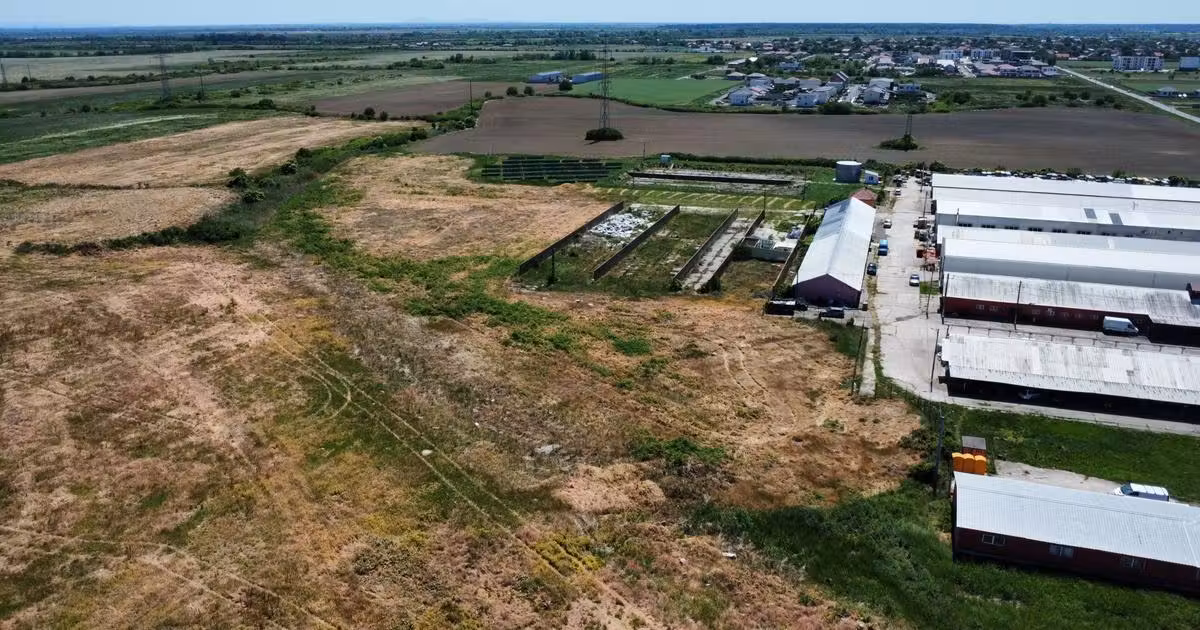 Teren Construcții extravilan de vânzare de 15000 mp, în Moșnița Nouă
