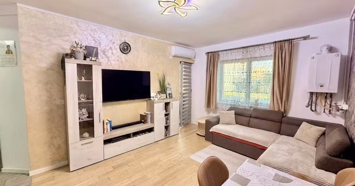 Apartament de vânzare cu 3 camere, mobilat în Moșnița Nouă