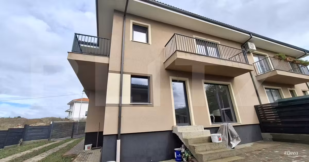 Duplex de vânzare cu 4 camere în Dezmir