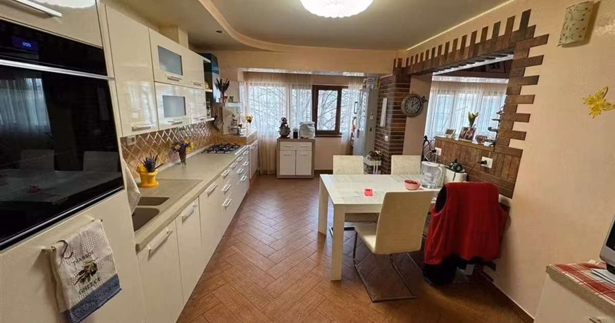 Apartament de vânzare cu 3 camere, mobilat în zona Ultracentral, Focșani