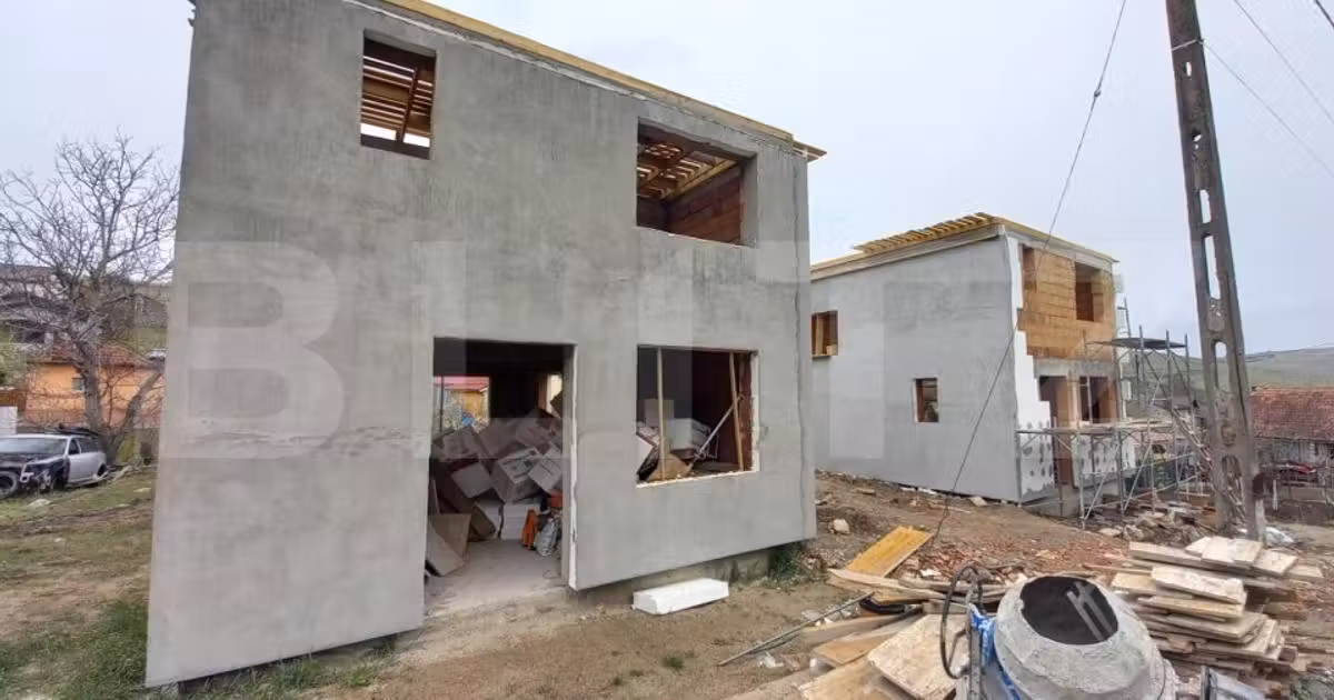 Casă individuală de vânzare cu 4 camere în Dezmir
