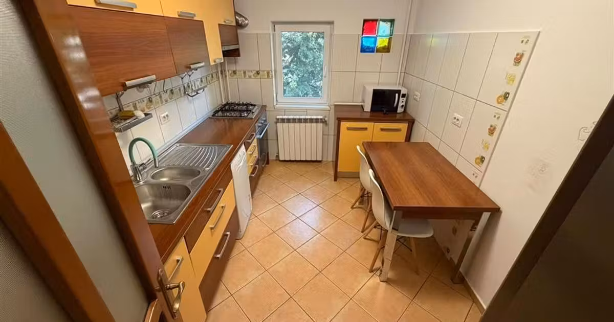 Apartament de vânzare cu 4 camere, mobilat în zona Central, Focșani
