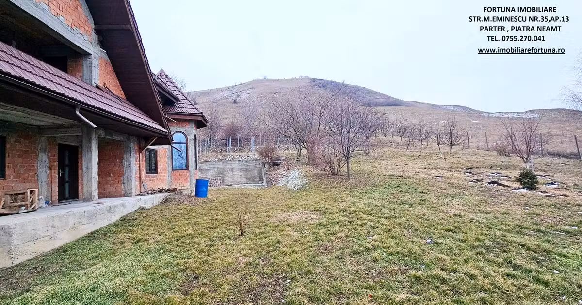 Casă de vânzare cu 5 camere în zona Exterior Sud, Piatra-Neamț