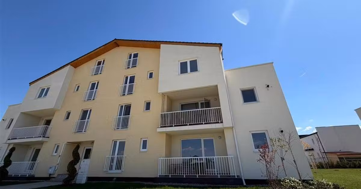 Apartament de vânzare cu 3 camere în Sânpetru