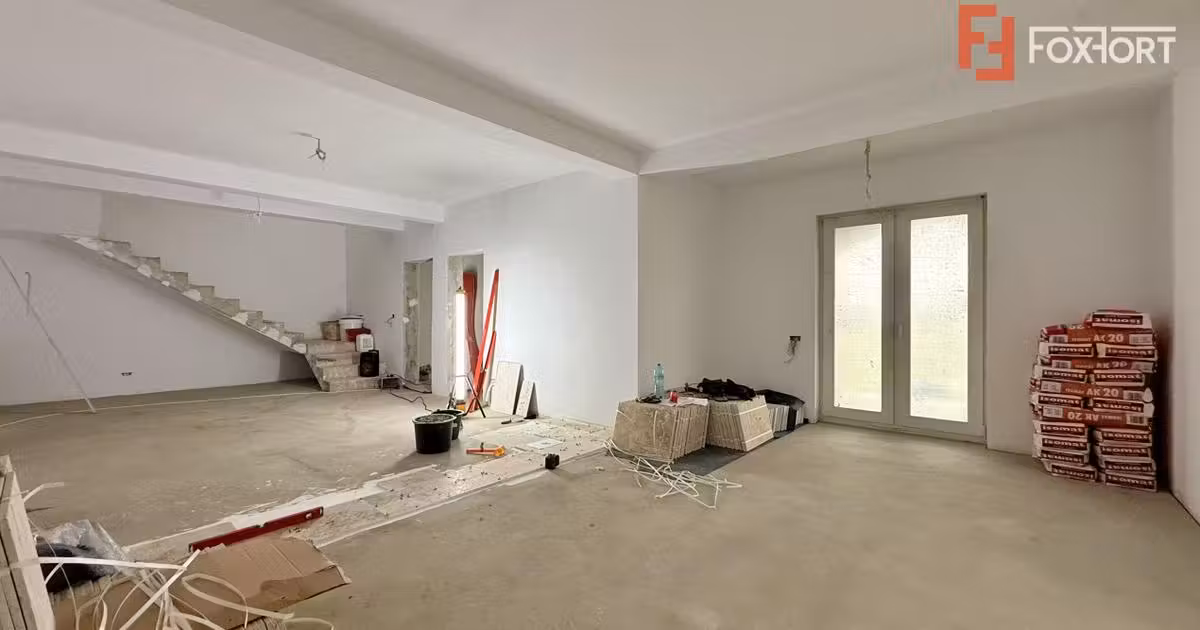 Casă individuală de vânzare cu 7 camere în Moșnița Nouă