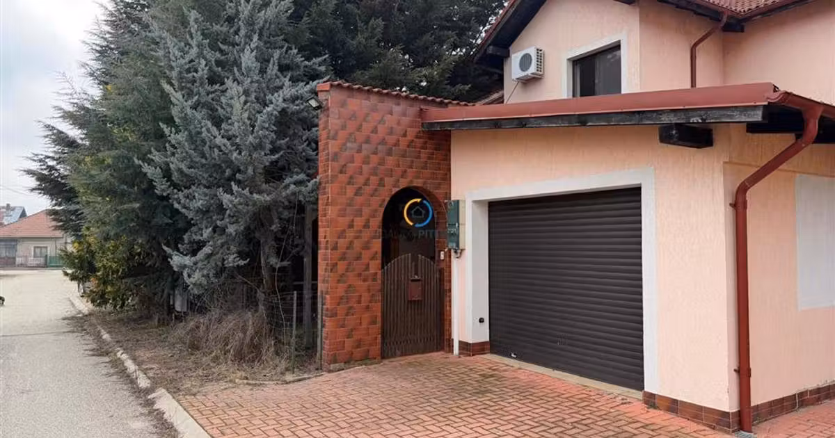 Casă de vânzare cu 4 camere în Ștefănești