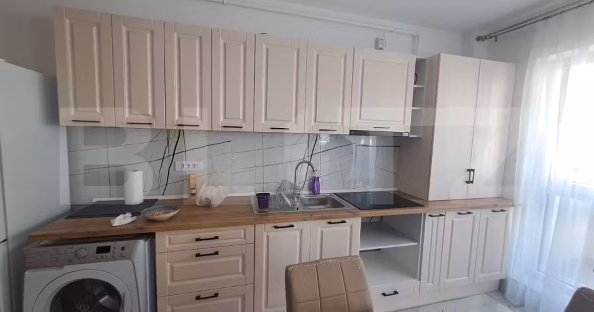 Apartament de vânzare cu 2 camere, mobilat în zona Tractorul, Brașov