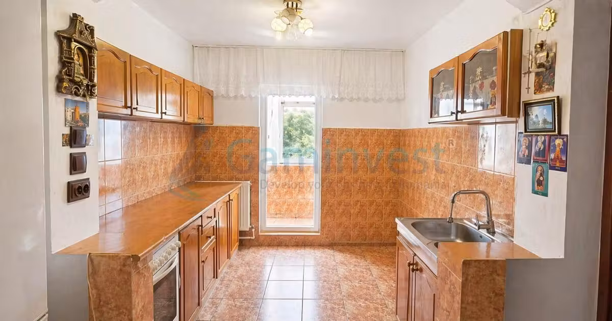 Apartament de vânzare cu 2 camere, mobilat în zona Decebal, Oradea