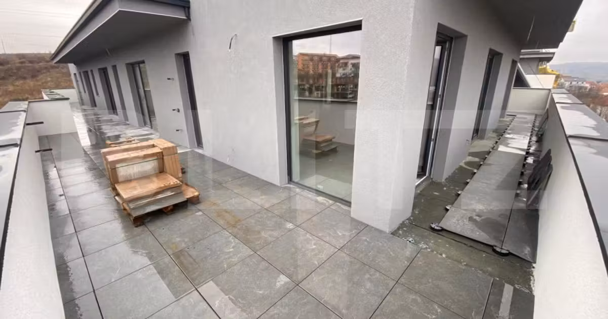 Apartament de vânzare cu 3 camere în Baciu