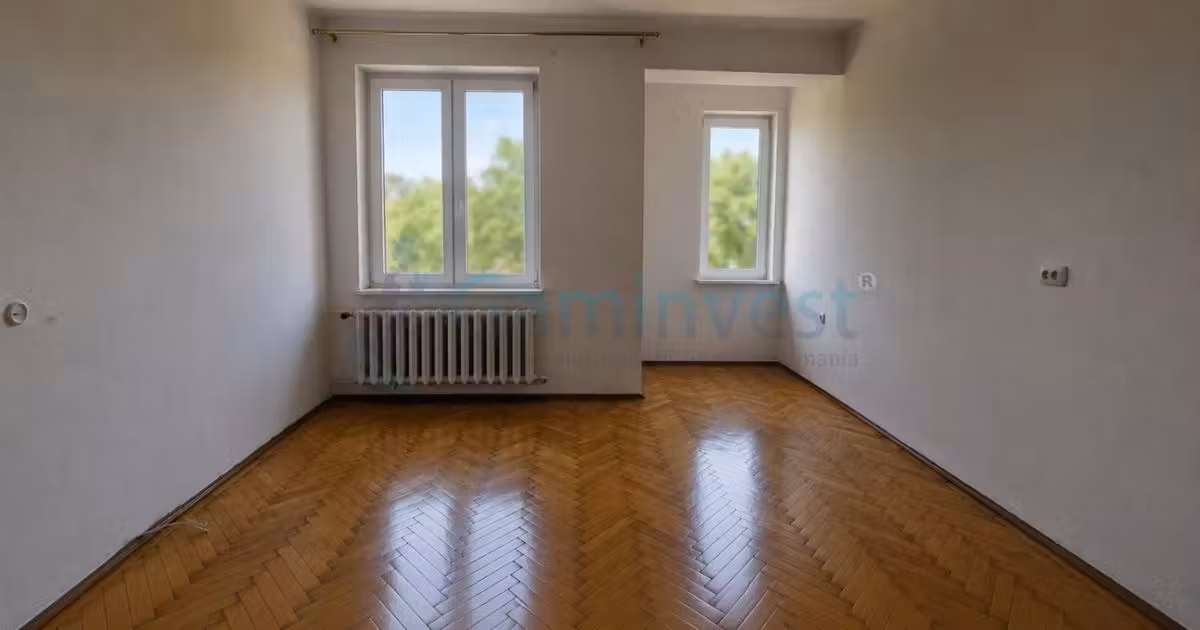 Apartament de vânzare cu 3 camere în zona Central, Oradea