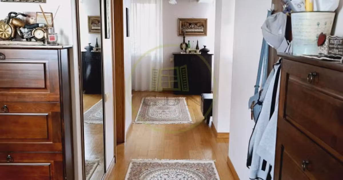 Duplex de vânzare cu 4 camere, mobilat în zona Florilor, Brașov