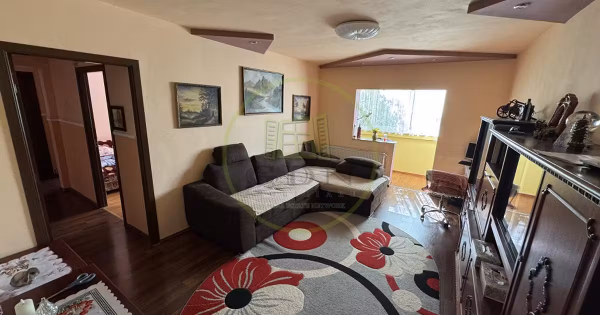 Apartament de vânzare cu 4 camere, mobilat în zona Tractorul, Brașov
