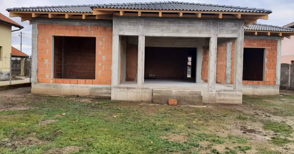 Casă individuală de vânzare cu 5 camere în Dumbrăvița