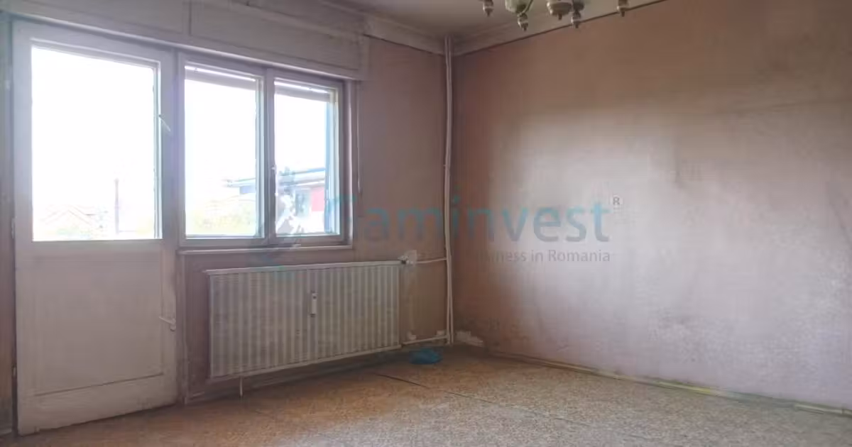 Apartament de vânzare cu 3 camere în zona Rogerius, Oradea