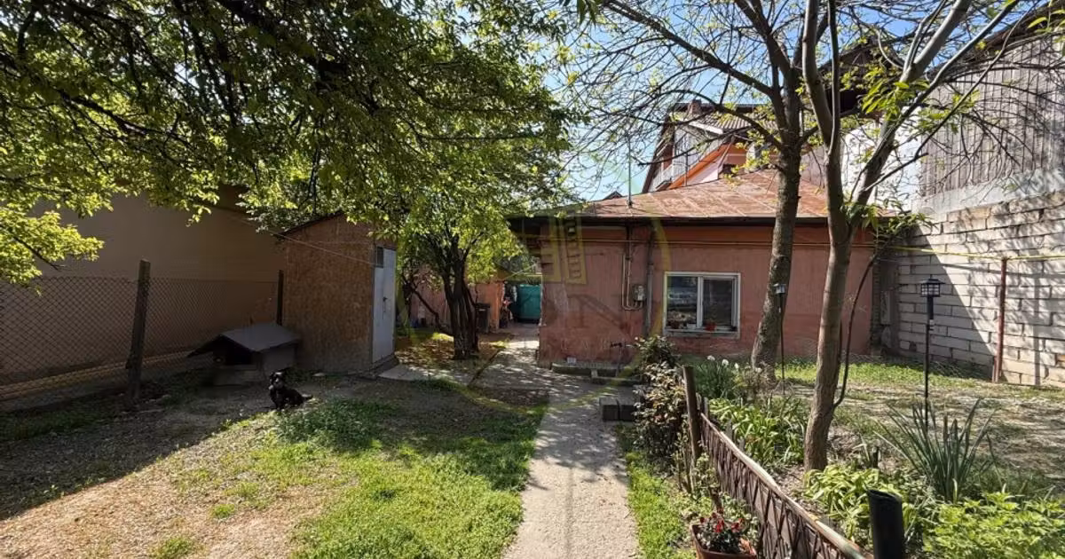 Casă individuală de vânzare cu 3 camere, mobilată în zona Brestei, Craiova