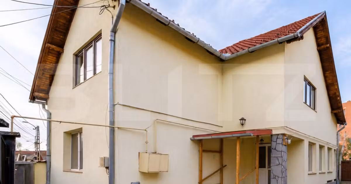 Casă individuală de vânzare cu 5 camere, mobilată în Săcele