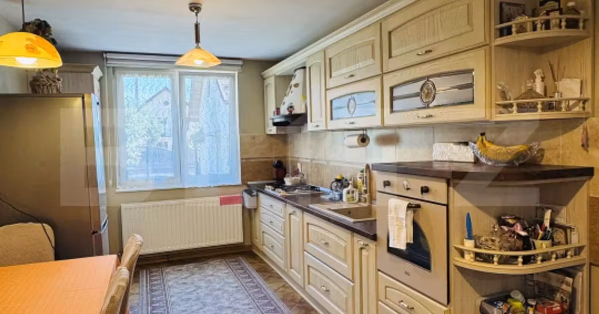 Duplex de vânzare cu 4 camere, mobilat în zona Florilor, Brașov