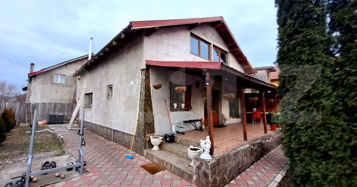 Casă individuală de vânzare cu 4 camere, mobilată în Sânpetru