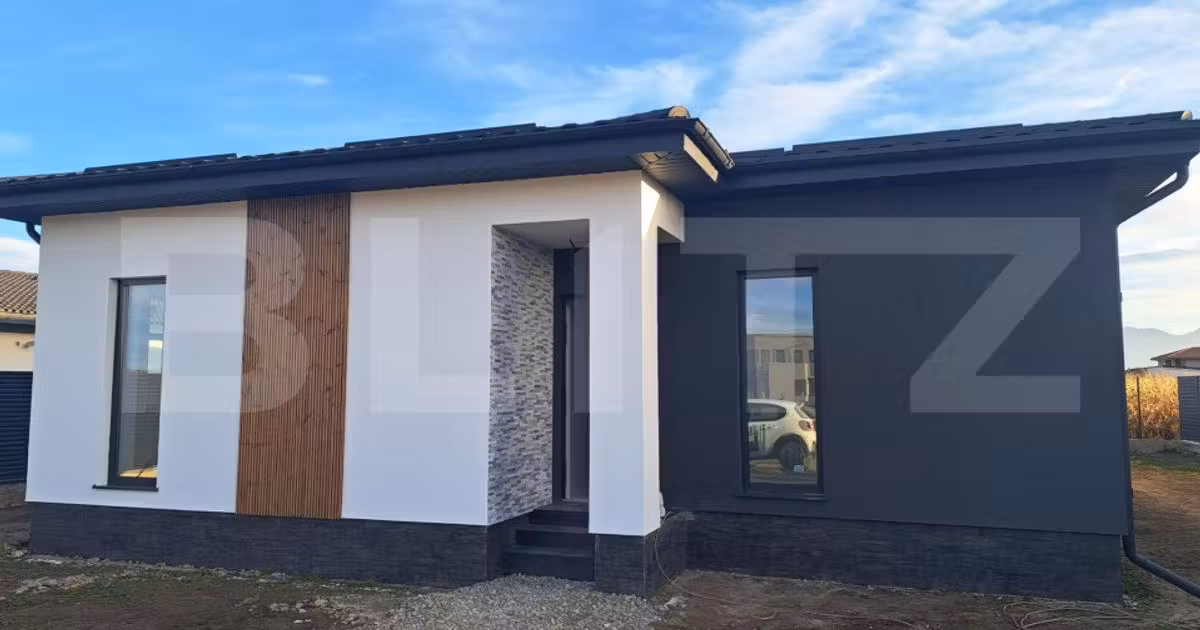 Casă individuală de vânzare cu 4 camere în Sânpetru